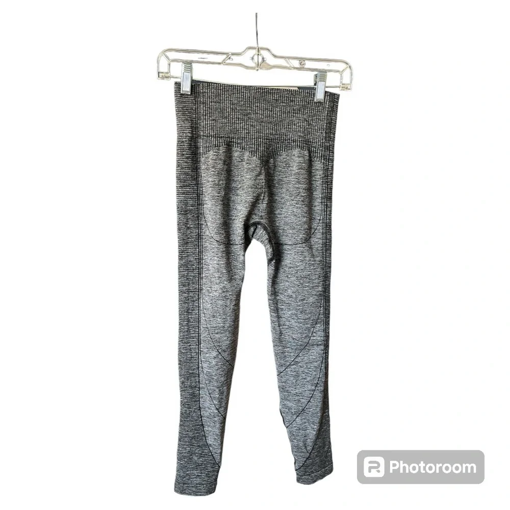 Gymshark Women's Hyper Amplify Seamless Leggings - size Medium - Picture 4 of 5